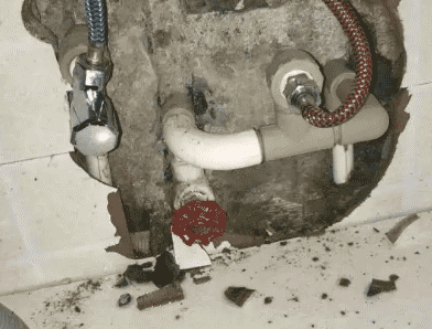 永胜卫生间漏水维修公司专业为您介绍下永胜查漏水的服务流程是怎么样的。首先需求找专业的师傅走效
